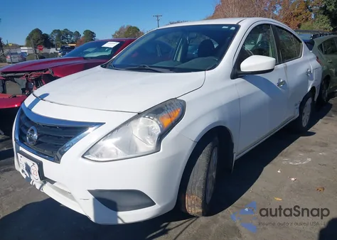 2015 Nissan Versa 1.6 Sv z USA, uszkodzony, nr VIN 3N1CN7AP2FL808271
